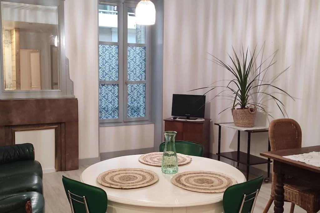 Appartement Cosy A 2 Pas Des Rues Pietonnes Chalon-sur-Saône Exteriör bild